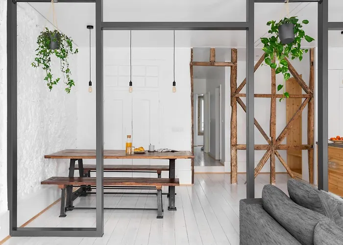 Joivy Exquisite Apt Near Bica Elevator