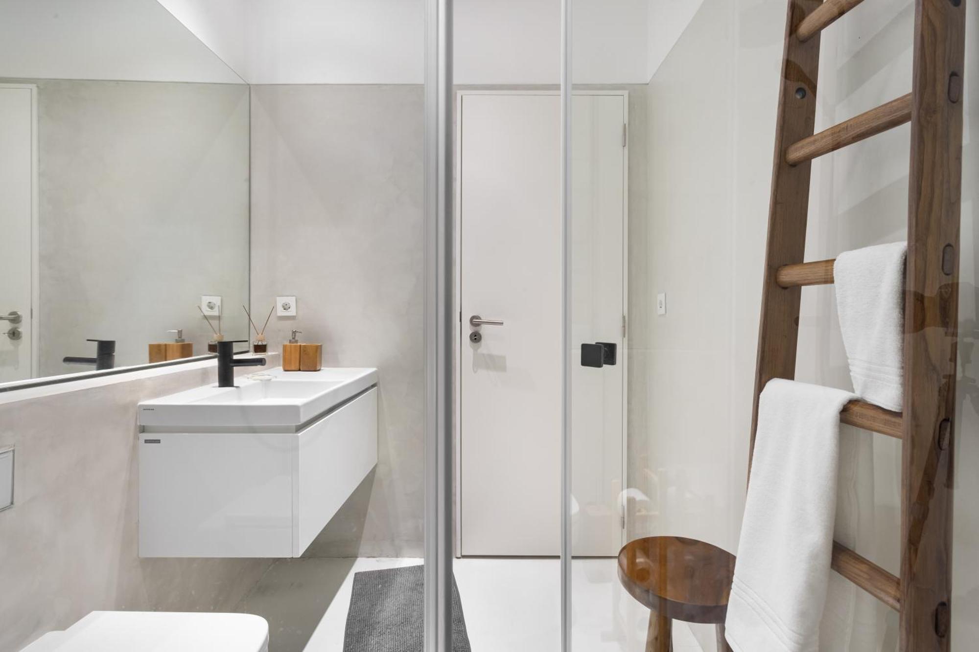 Joivy Exquisite Near Bica Elevator Apartment Lisbon
