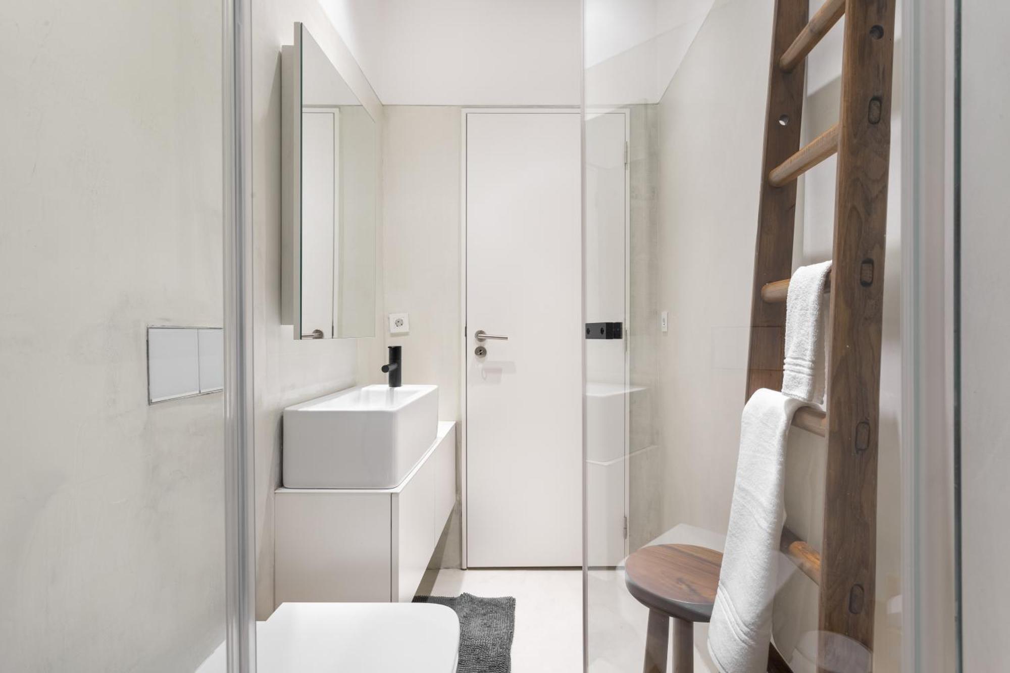 Joivy Exquisite Near Bica Elevator Apartment *